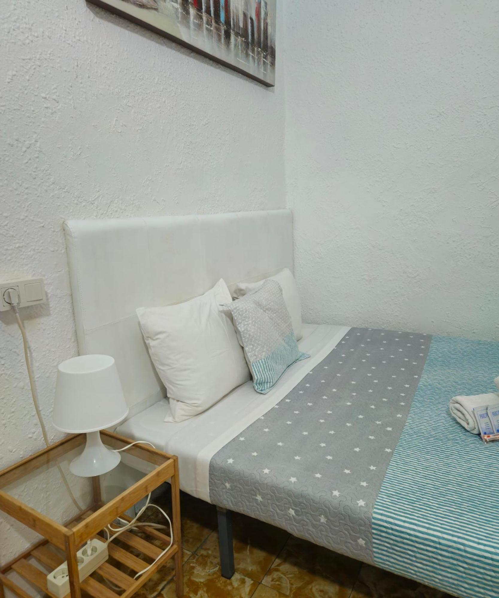 Youth - And Basic Drassanes Guest house